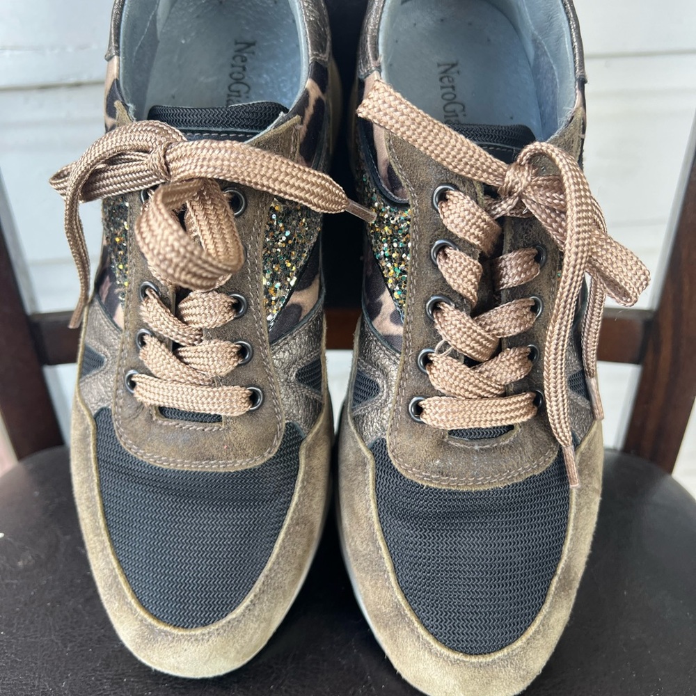 Nero Giardini Black and Gray Sneakers